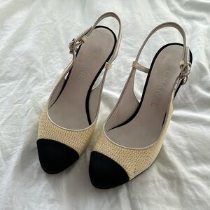 CHANEL cream & black acetate ribbon material slingback, color block.